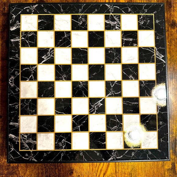 CHESS SET - Picture 1 of 3